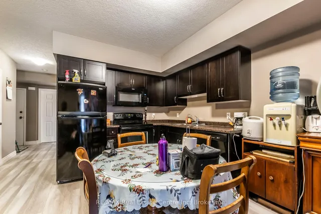 Additional image 9 of 38 Howe Dr Unit 8B