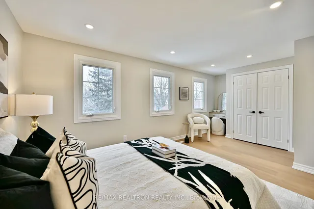 Additional image 26 of 28 Baronial Crt