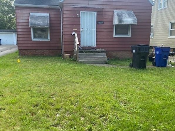3853 Lee Heights Blvd, Cleveland, OH 44128