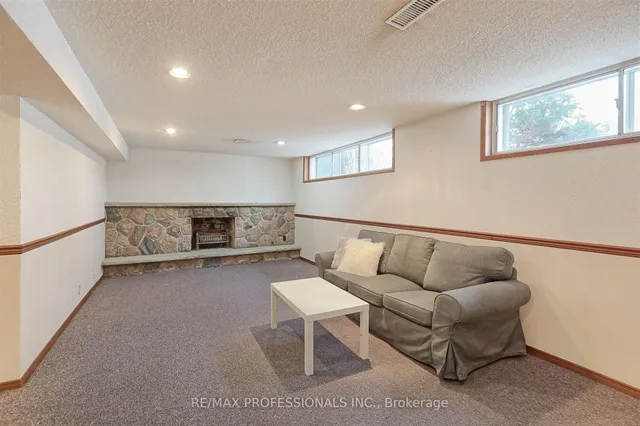 Additional image 22 of 17 Guernsey Dr