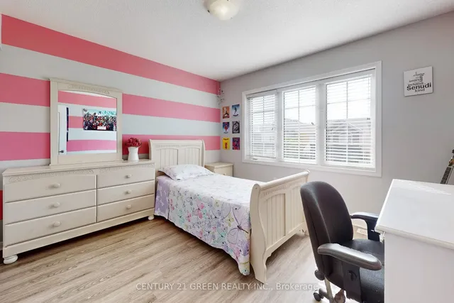 Additional image 28 of 125 Vanhorne Clse