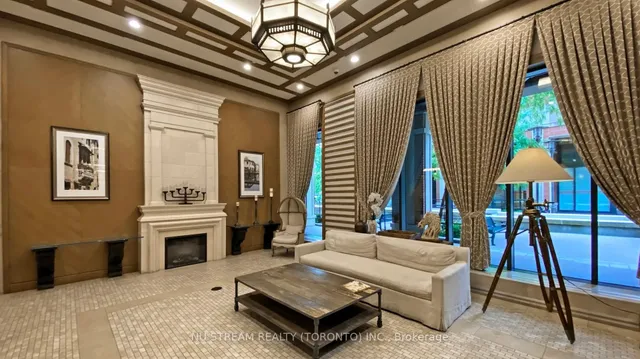 Additional image 6 of 800 Lawrence Ave Unit 812