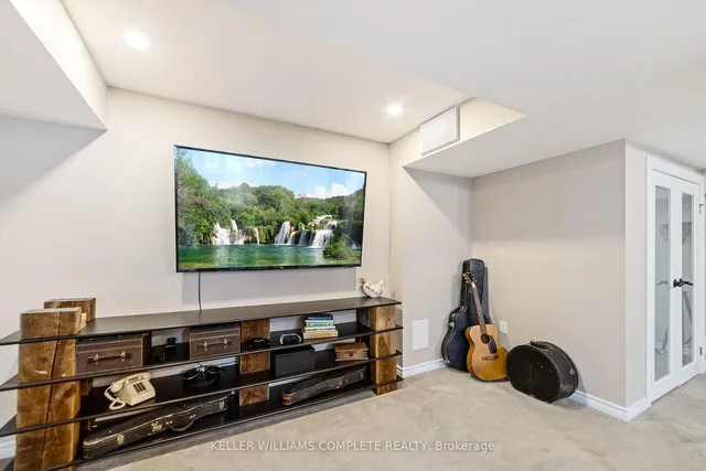 Additional image 23 of 215 Dundas St Unit 31