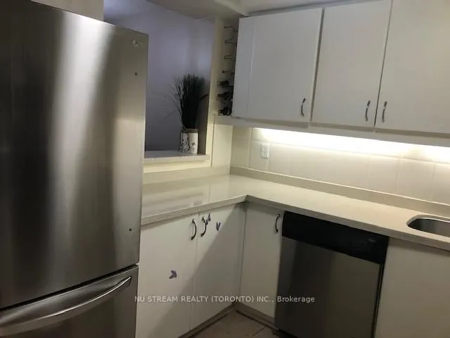 Additional image 5 of 711 Bay St Unit 912