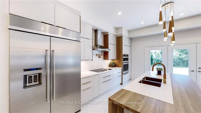 Additional image 21 of 382A Southcote Rd