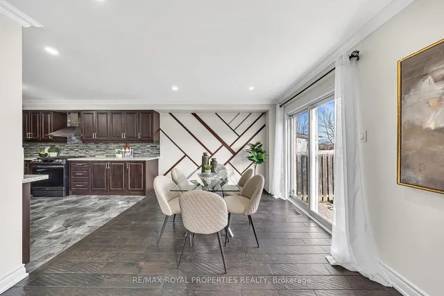 Additional image 27 of 19 Grosbeak Cres