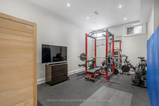 Additional image 34 of 212b Queens Ave