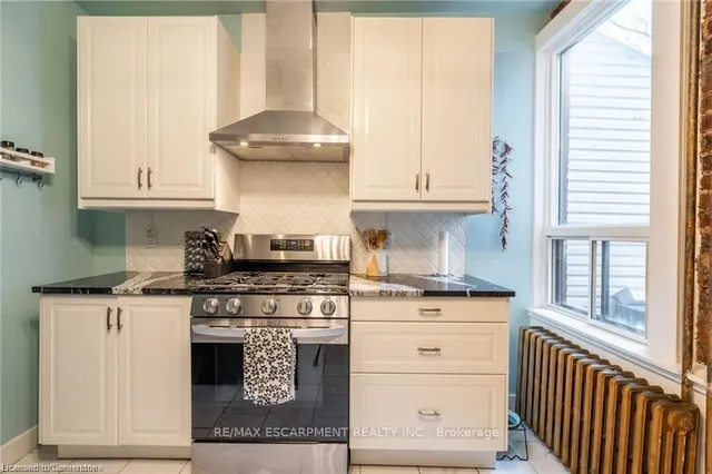 Additional image 3 of 166 Catharine St