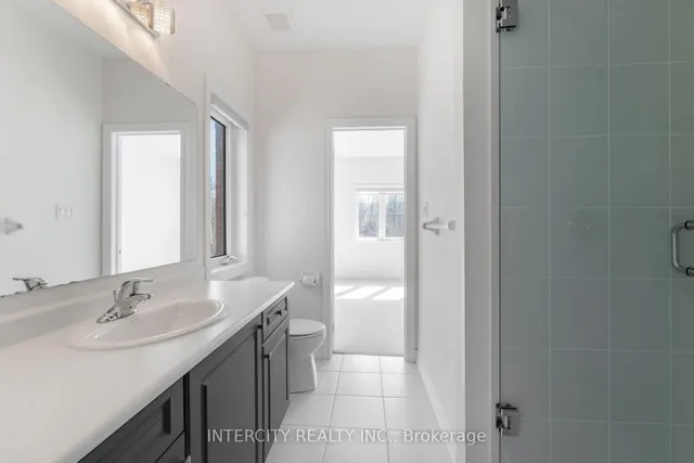 Additional image 35 of 28 Ezra Cres