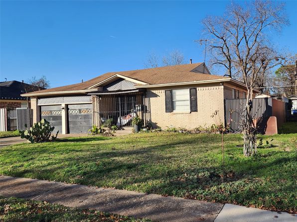 8715 Fairhaven Ln, Dallas, TX 75227