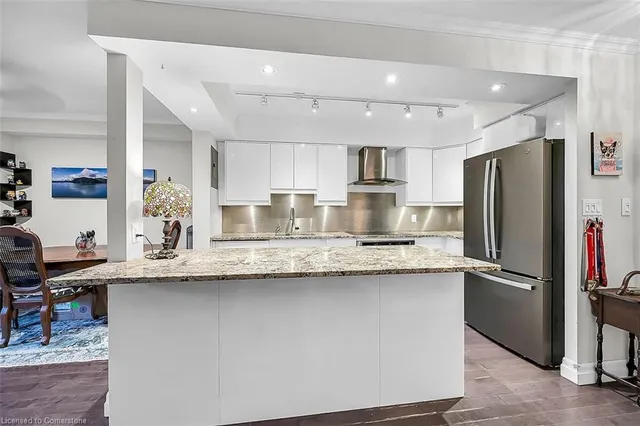 Additional image 8 of 1968 Main St Unit 409