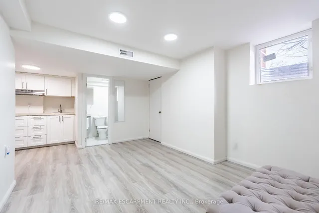 Additional image 33 of 2305 Wagner Cres