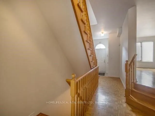 Additional image 3 of 387 Dovercourt Rd