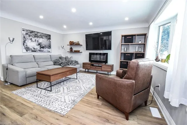 Additional image 4 of 176 East 43rd St