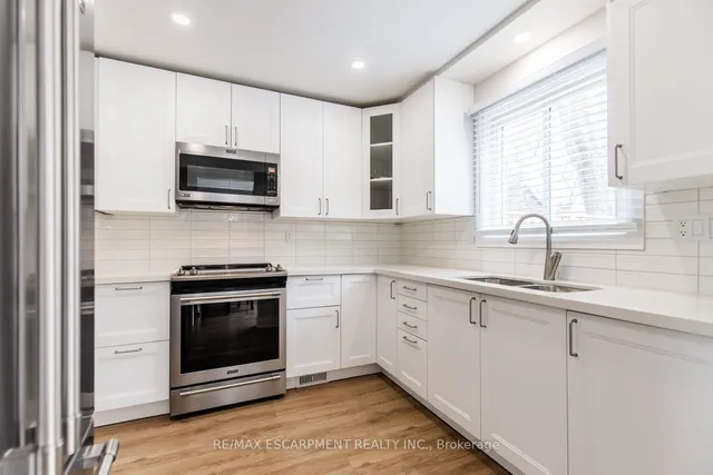Additional image 17 of 150 Gateshead Cres Unit 101