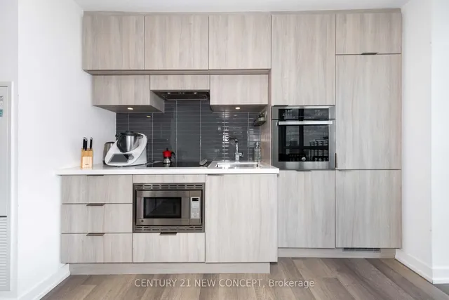 Additional image 13 of 39 Roehampton Ave Unit 2003