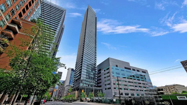 832 Bay St Unit 2209