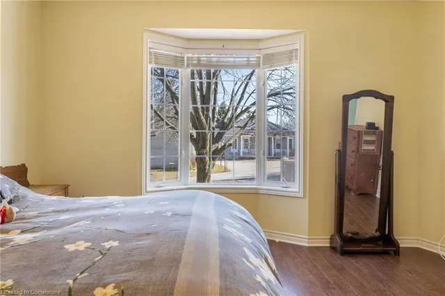 Additional image 8 of 54 Silverbirch Blvd