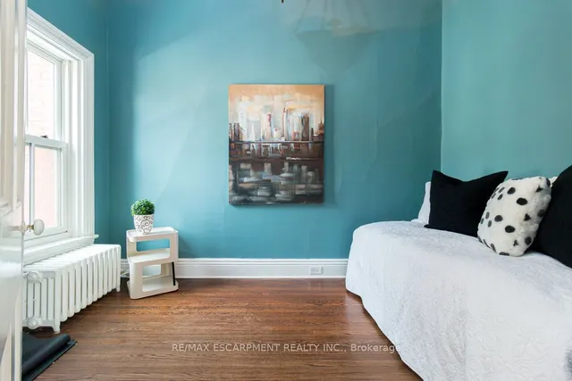 Additional image 32 of 293 Park St