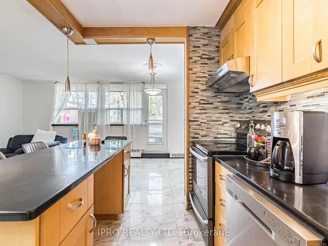 Additional image 4 of 541 Blackthorn Ave Unit 108