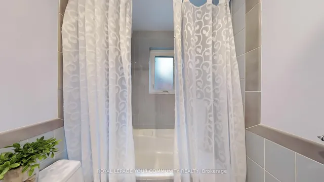 Additional image 38 of 40 Cloverdale Rd