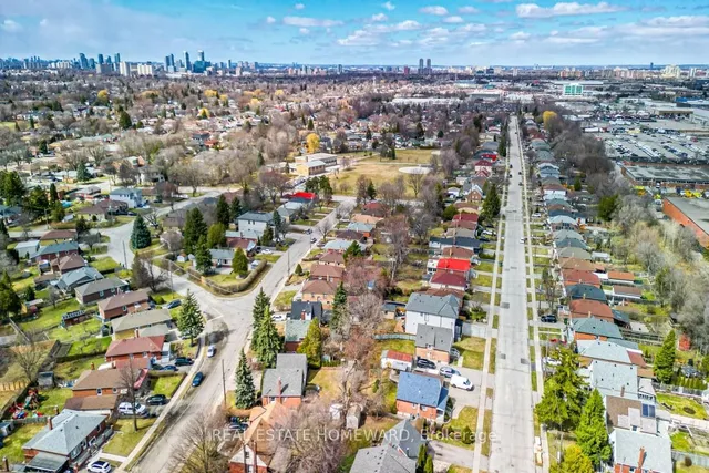 Additional image 29 of 39 Compton Dr