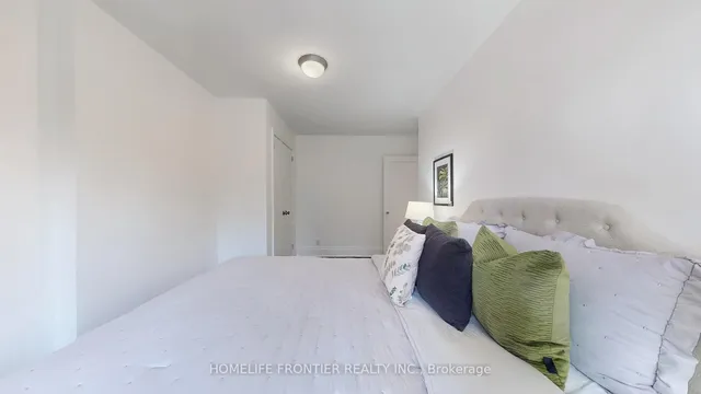 Additional image 33 of 40 Indian Road Cres