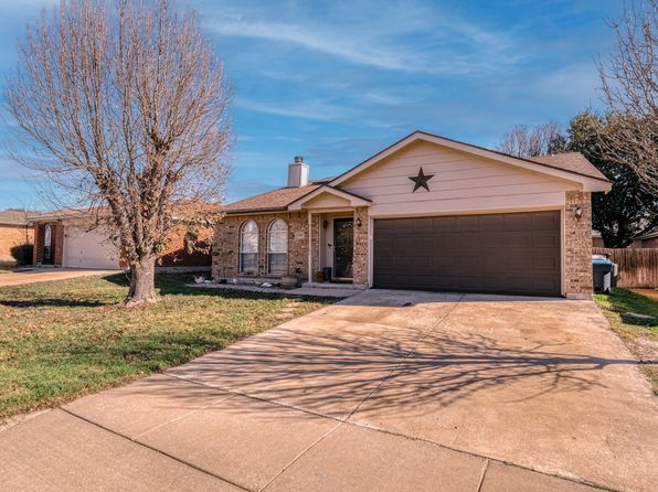 Primary image of 2745 Yoakum St, Fort Worth, TX 76108
