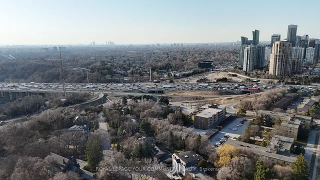 Additional image 3 of 225 Old Yonge St