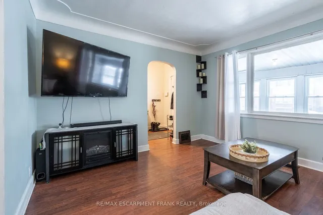 Additional image 11 of 32 East 23rd St