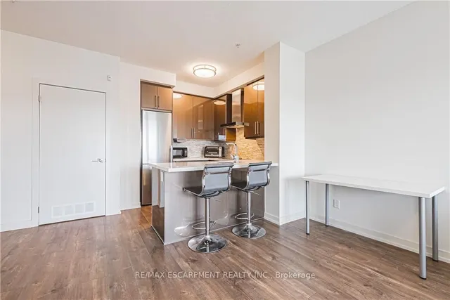 Additional image 17 of 2093 Fairview St Unit 2001