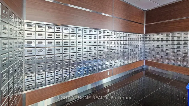 Additional image 14 of 77 Harbour Sq Unit 2412