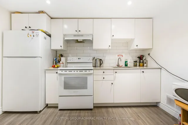 Additional image 20 of 111 Elise Terr