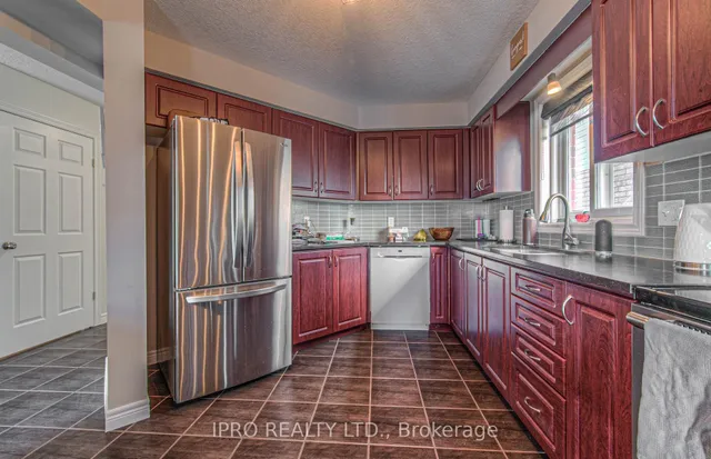 Additional image 6 of 366 Steepleridge St