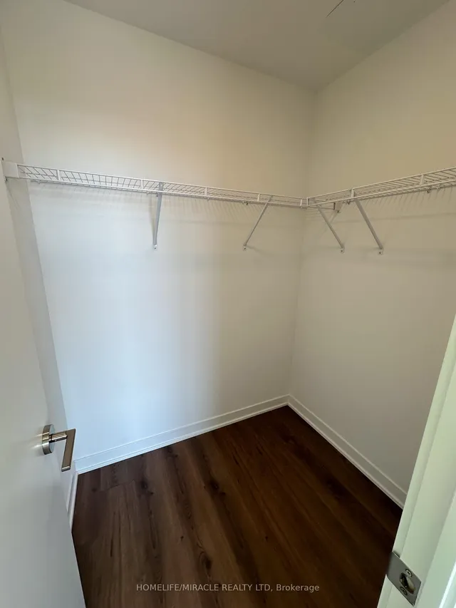 Additional image 10 of 405 Dundas St Unit PH15