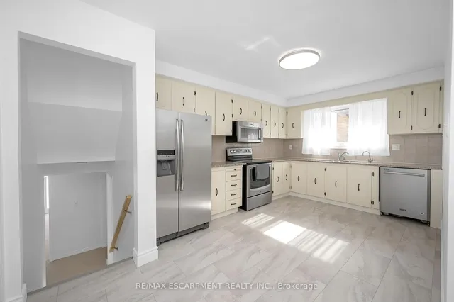 Additional image 12 of 105 Lavina Cres