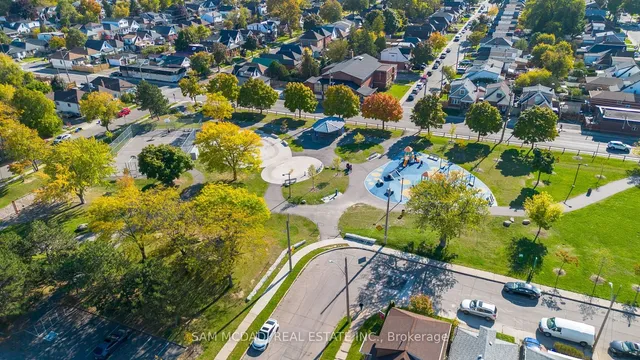 Additional image 37 of 55 Allan Ave