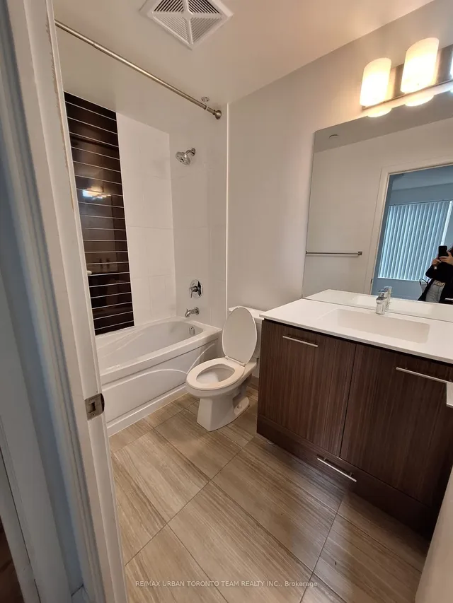 Additional image 23 of 435 Richmond St Unit 514