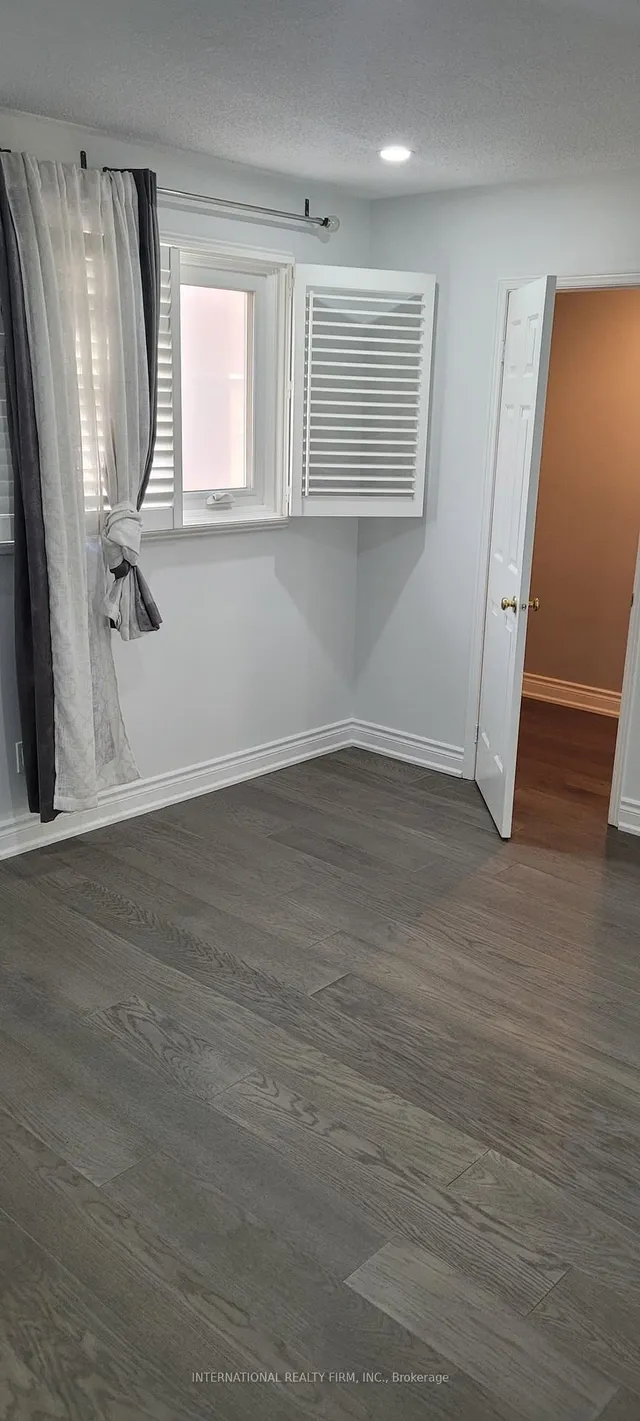 Additional image 37 of 27 Charcoal Dr