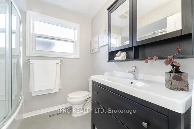 Additional image 36 of 117 Ecclestone Dr