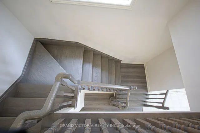 Additional image 25 of 35 Mountain Heights Pl