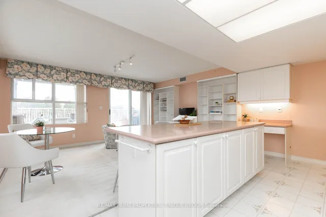 Additional image 17 of 18 Concorde Pl Unit 415