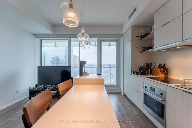 Additional image 15 of 197 Yonge St Unit 2610