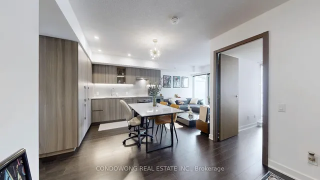 Additional image 11 of 19 Bathurst St Unit 1810