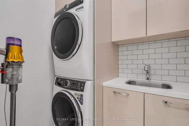 Additional image 38 of 212b Queens Ave