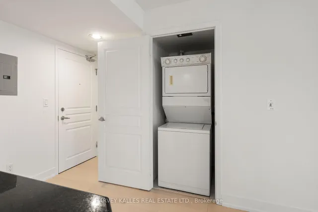 Additional image 9 of 140 Simcoe St Unit 1412