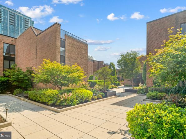 130 Spruce St APT 26B, Philadelphia, PA 19106