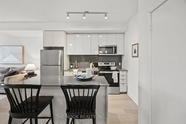 Additional image 10 of 859 The Queensway N/A Unit 417