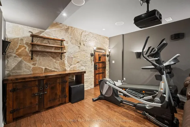 Additional image 39 of 6 Oak Hampton Blvd