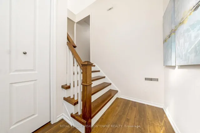 Additional image 6 of 703 Laurier Ave